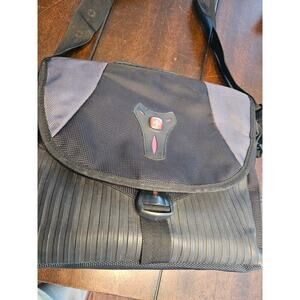 Swissgear "The Mythos" Large D/SLR Camera Case Black Gray Bag 12"W x 10"H x 6"D